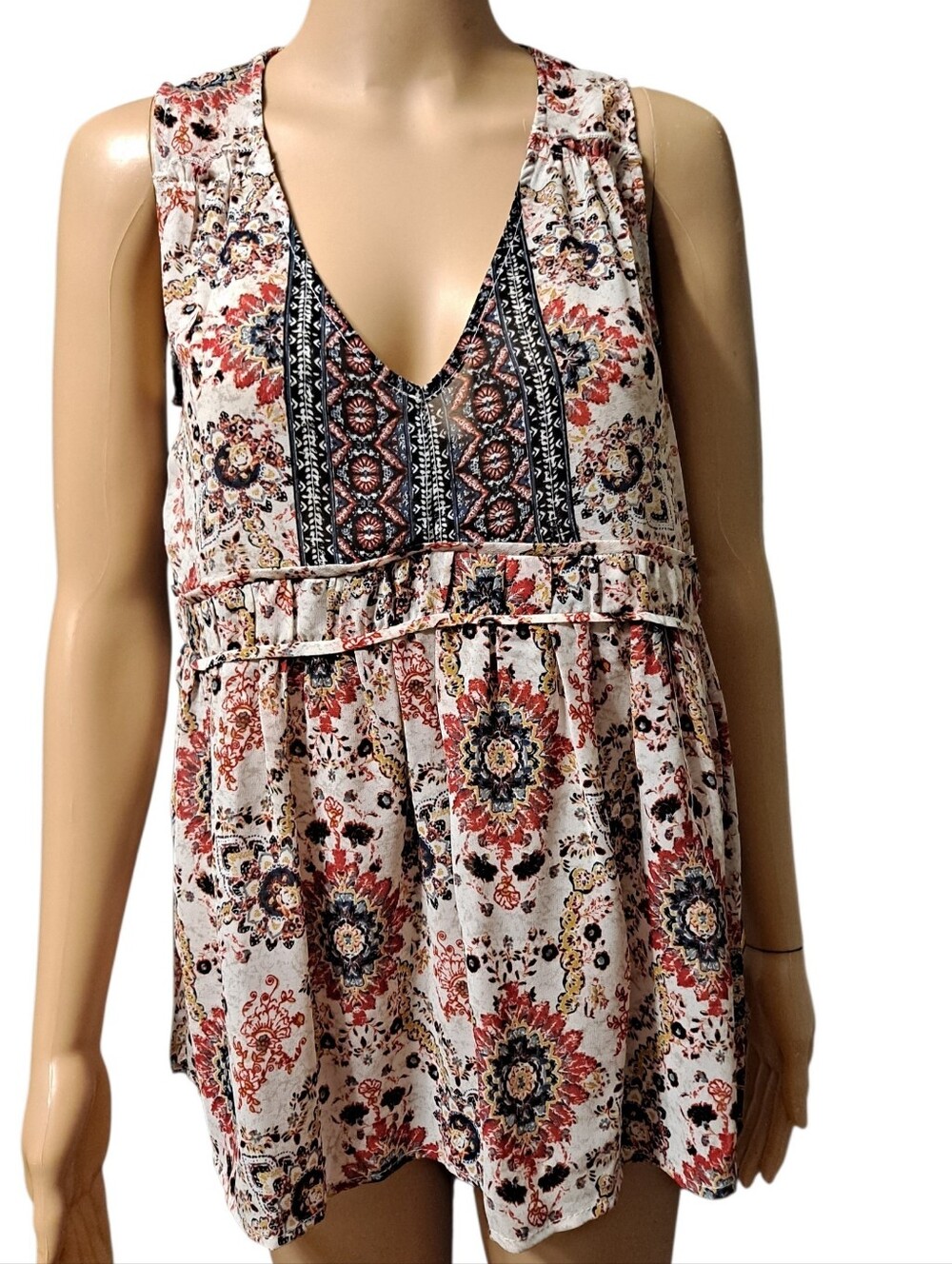 Knox Rose Bohemian Floral V-Neck Sleeveless Top